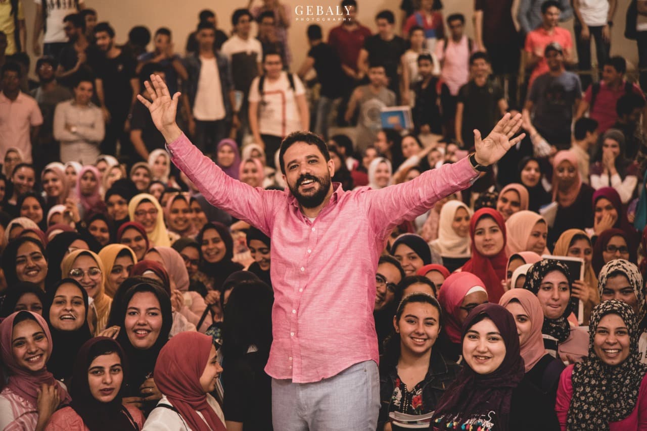 الأستاذ عبدو مع طلابه